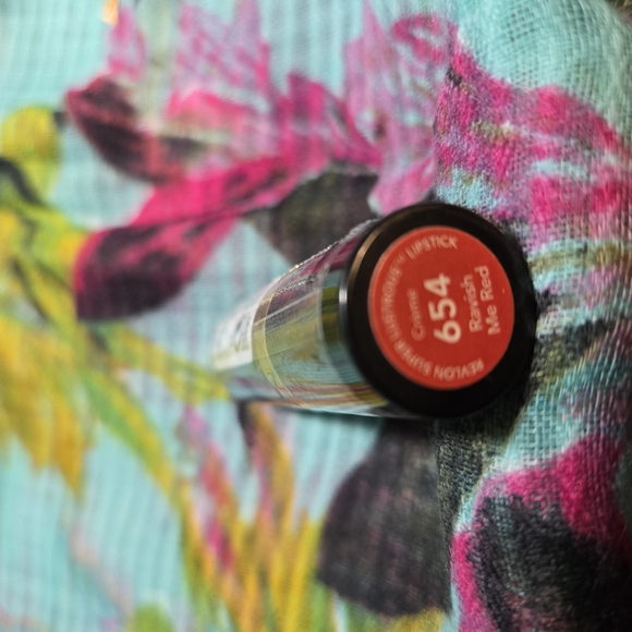 Revlon Lipstick - Ravish Me Red - Picture 1 of 5